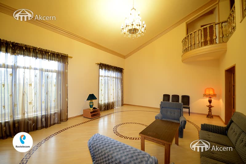 House · 6 rooms · 296 m² · Arabkir
