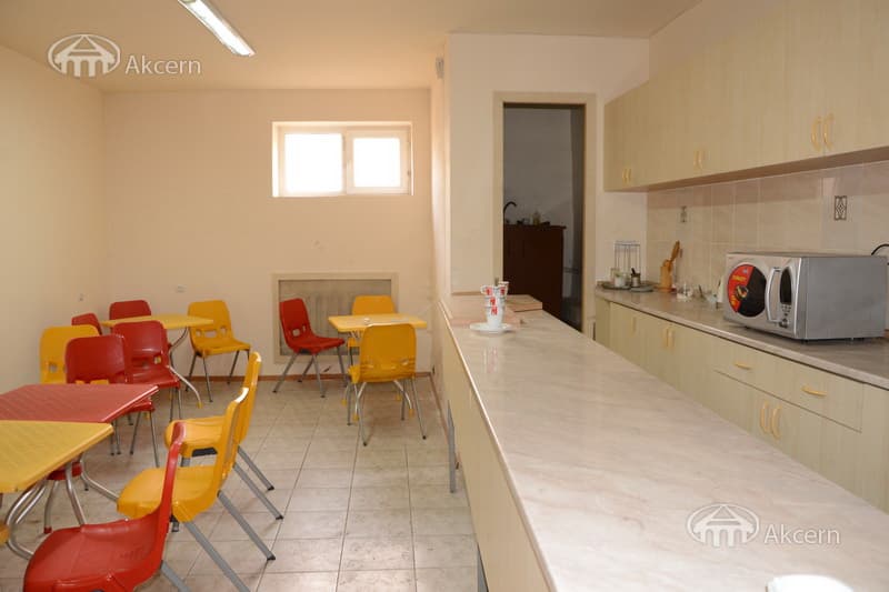 Office · 597 m² · Kentron