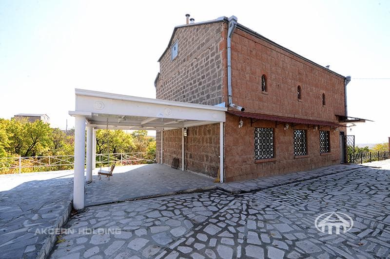 Особняк · 6 комн. · 319 м² · Шенгавит