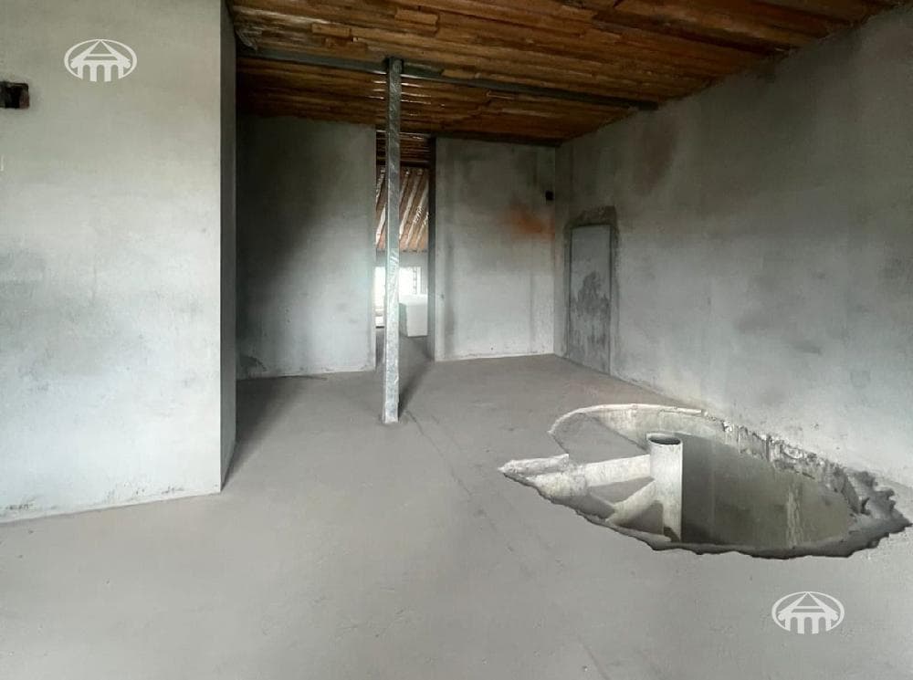 Квартира · 4 комн. · 142 м² · Кентрон