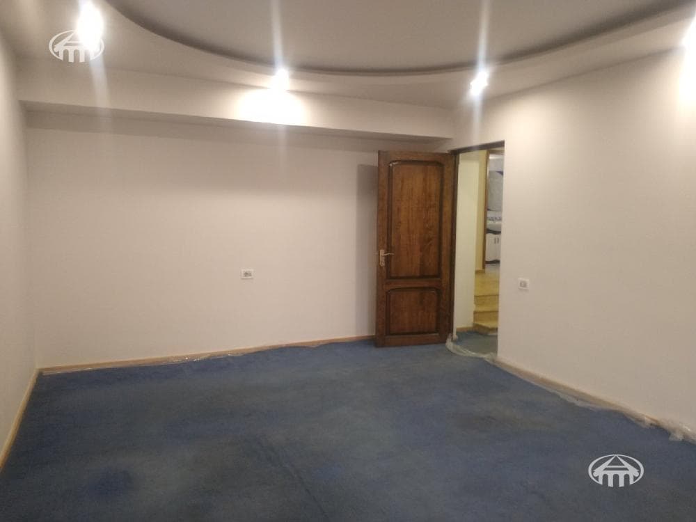Office · 183 m² · Kentron