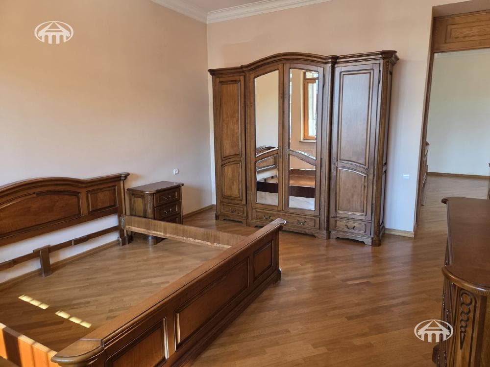 Дом · 6 комн. · 540 м² · Арабкир