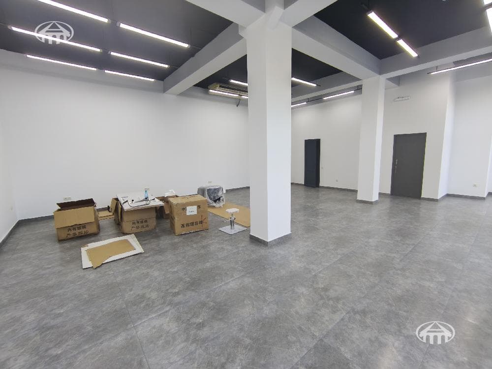 Retail · 90 m² · Erebuni