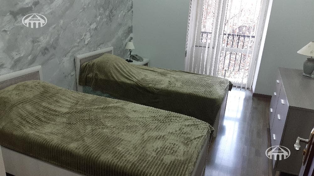 Квартира · 3 комн. · 90 м² · Кентрон