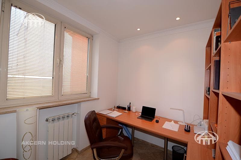 Apartment · 4 rooms · 254 m² · Kentron