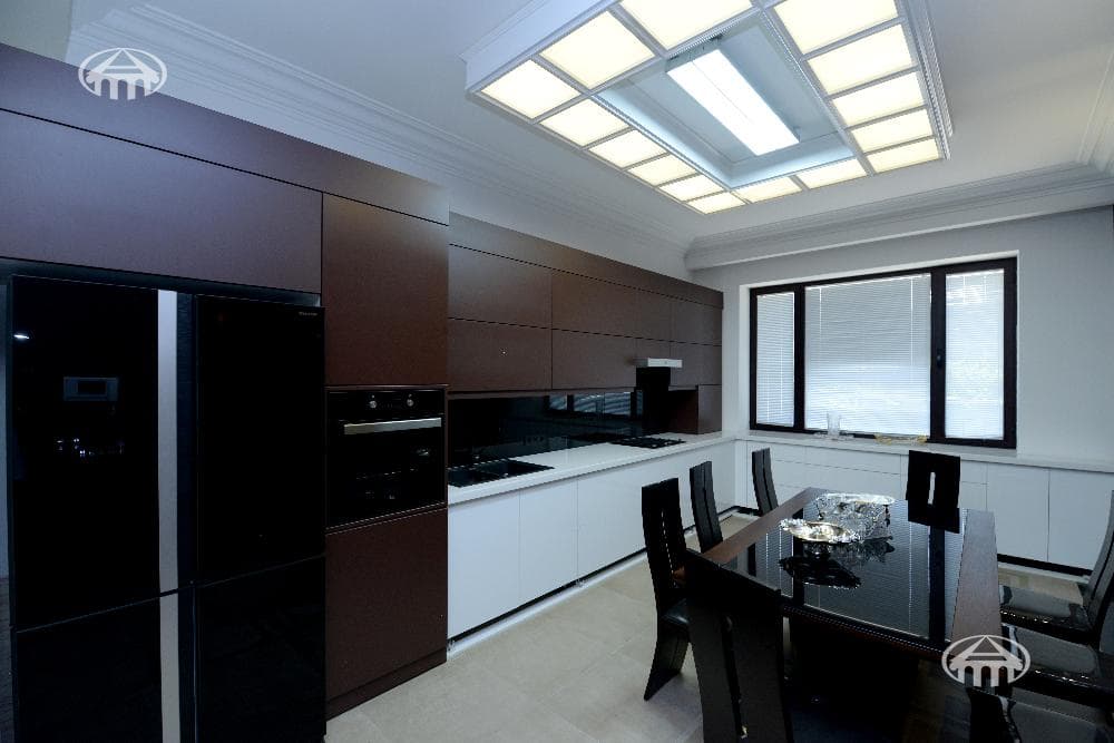 Mansion · 5 rooms · 600 m² · Arabkir