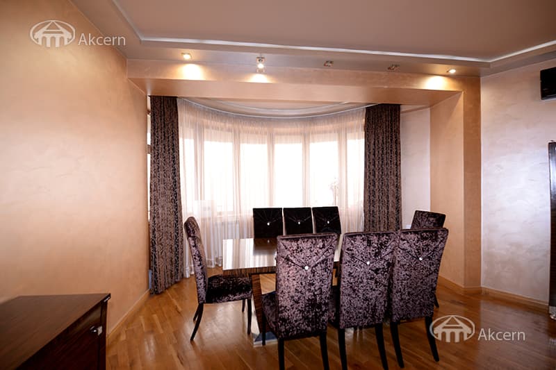 Квартира · 3 комн. · 179 м² · Арабкир