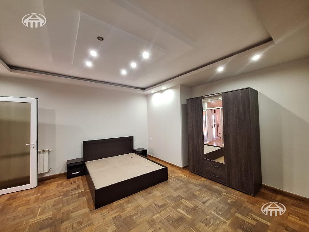 Office · 190 m² · Kentron
