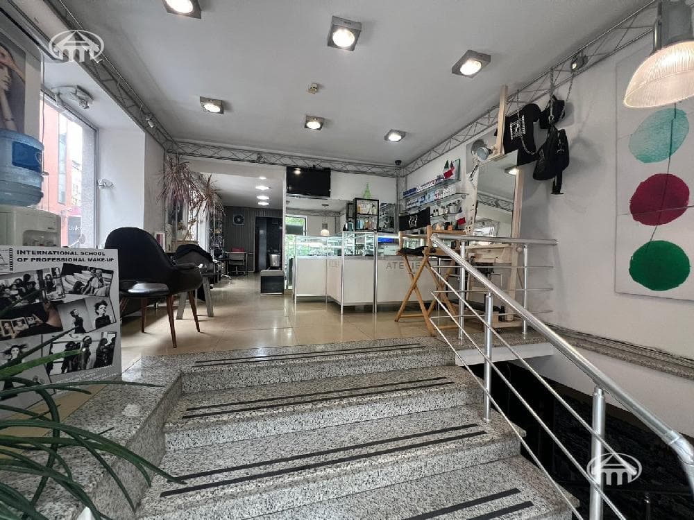 Салон · 72 м² · Кентрон