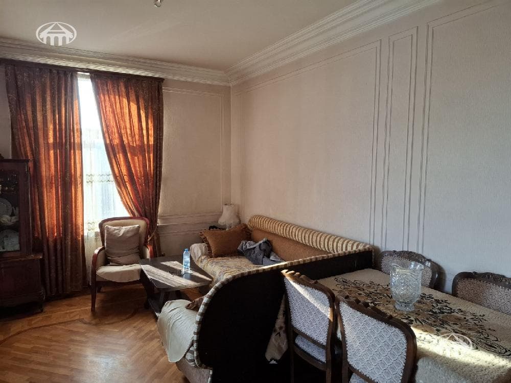 Apartment · 6 rooms · 191 m² · Kentron