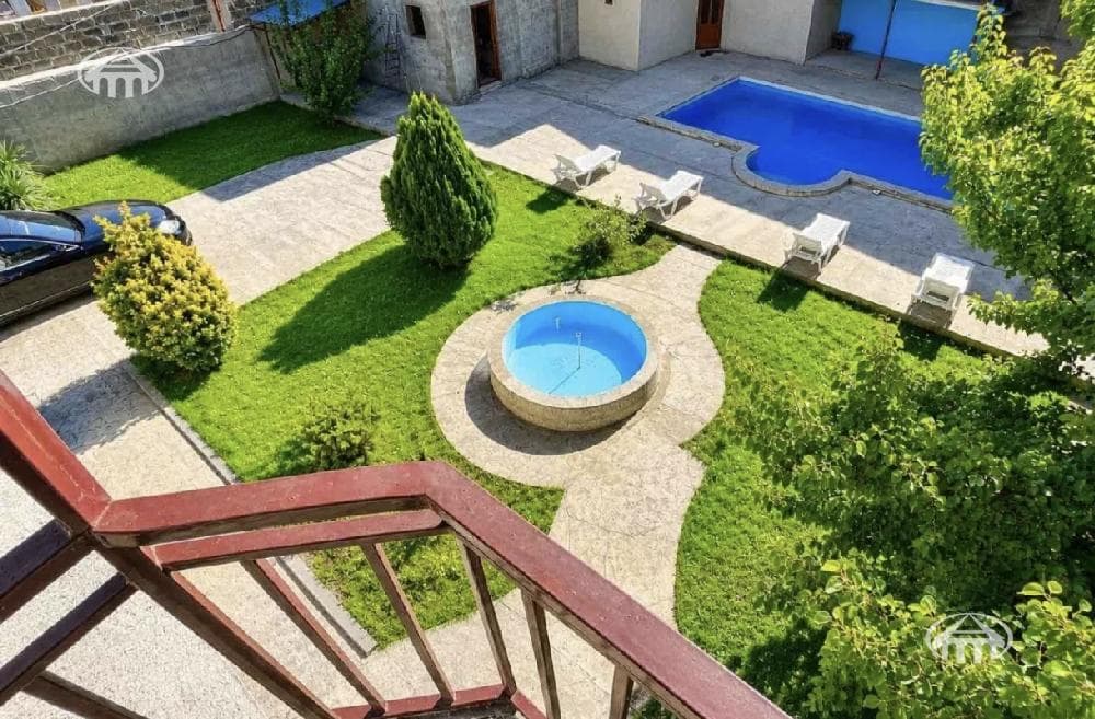 Mansion · 6 rooms · 348 m² · Kentron