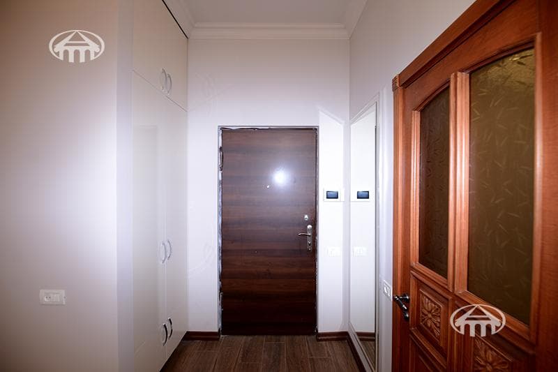 Квартира · 3 комн. · 100 м² · Кентрон