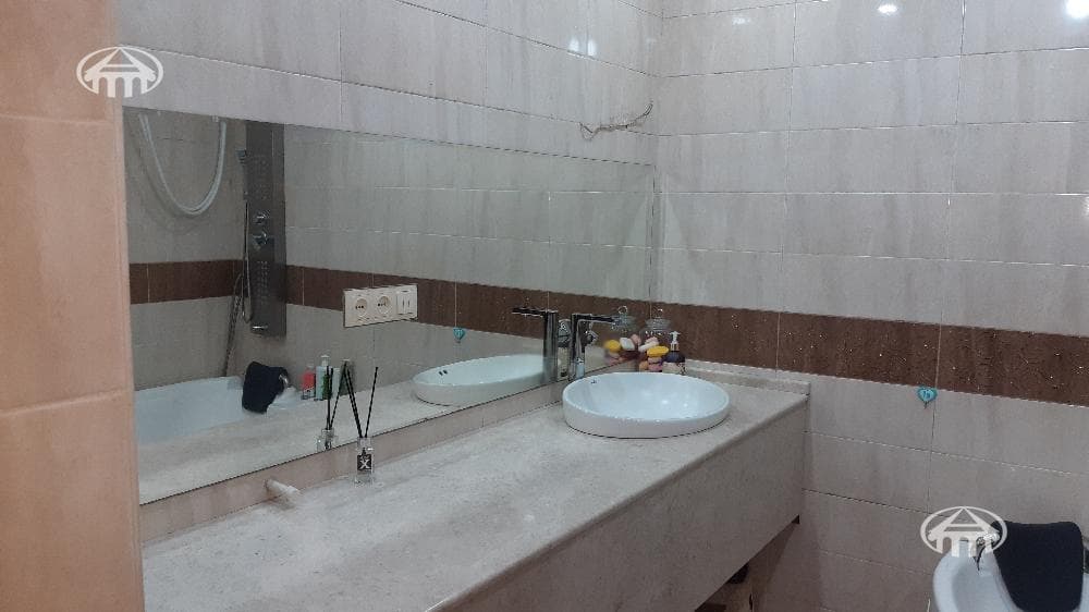 Առանձնատուն · 6 սեն. · 230 մ² · Քանաքեռ-Զեյթուն