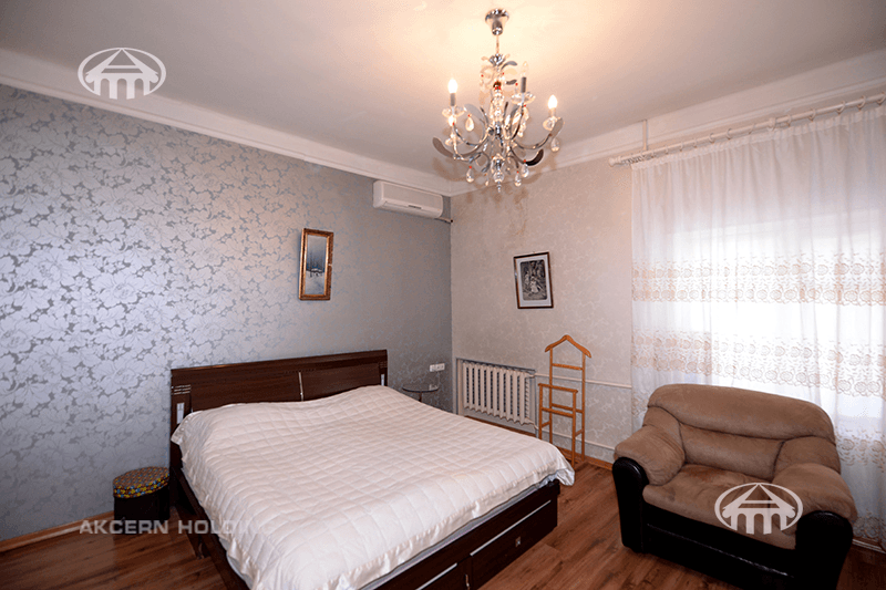 House · 3 rooms · 131 m² · Arabkir