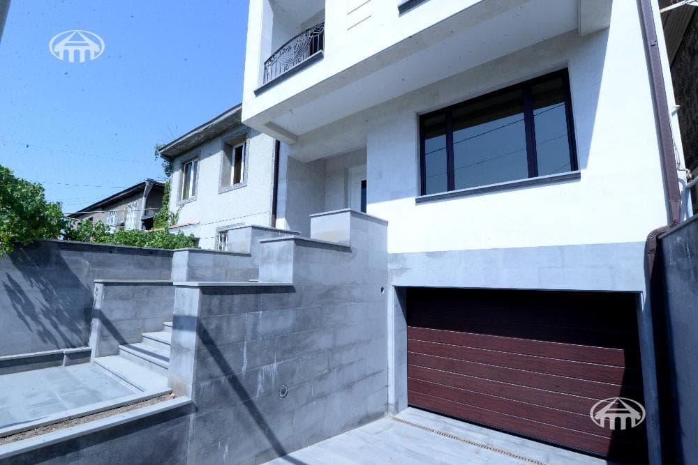 Mansion · 5 rooms · 600 m² · Arabkir