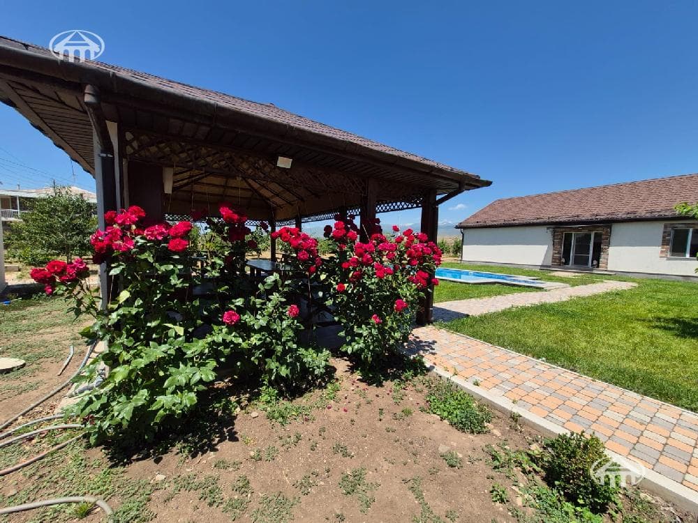 Mansion · 4 rooms · 111 m² · Ashtarak