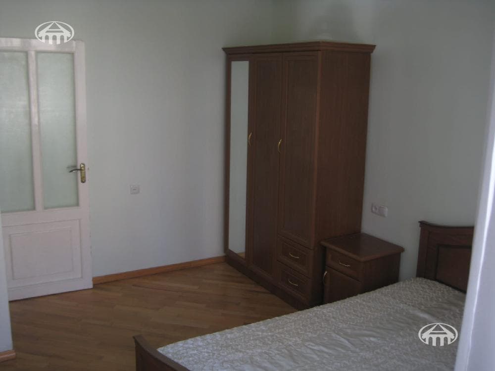 Apartment · 4 rooms · 107 m² · Kentron