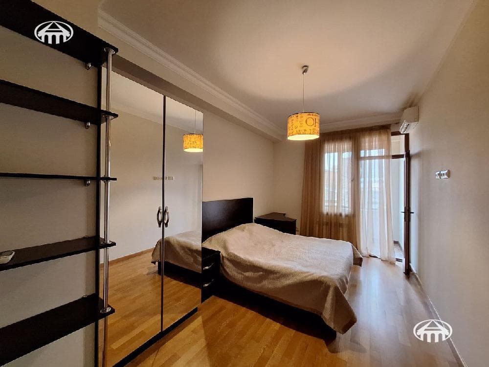 Квартира · 3 комн. · 135 м² · Кентрон