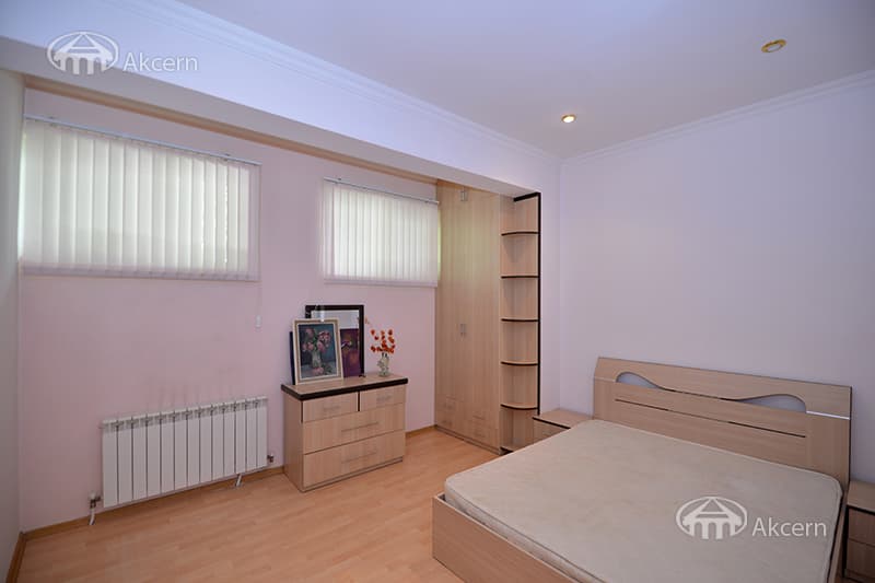Квартира · 3 комн. · 140 м² · Арабкир