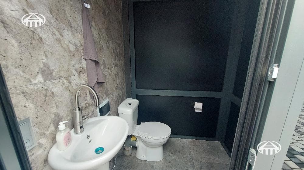 Таунхаус · 4 комн. · 300 м² · Аван
