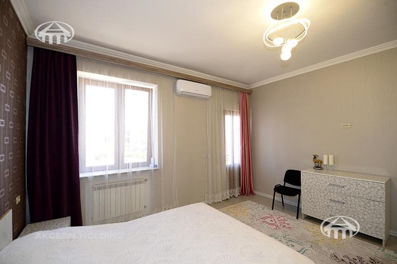 Mansion · 5 rooms · 330 m² · v. Arinj
