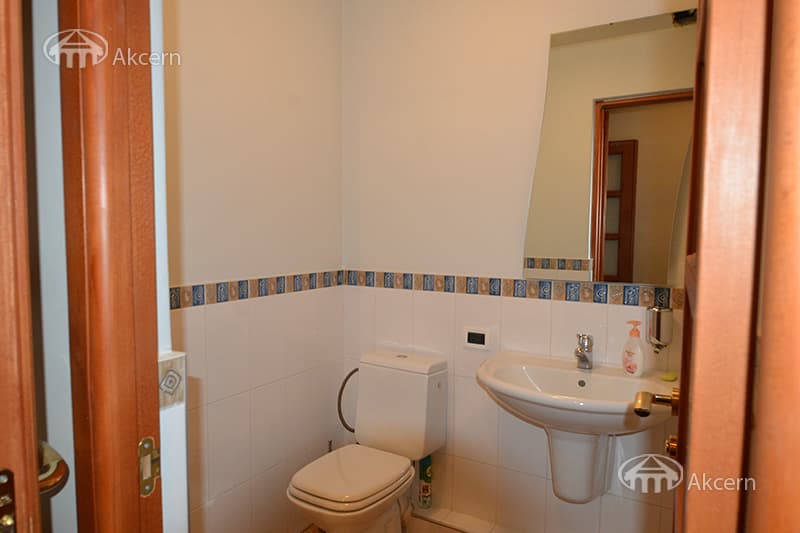 Квартира · 6 комн. · 266 м² · Кентрон