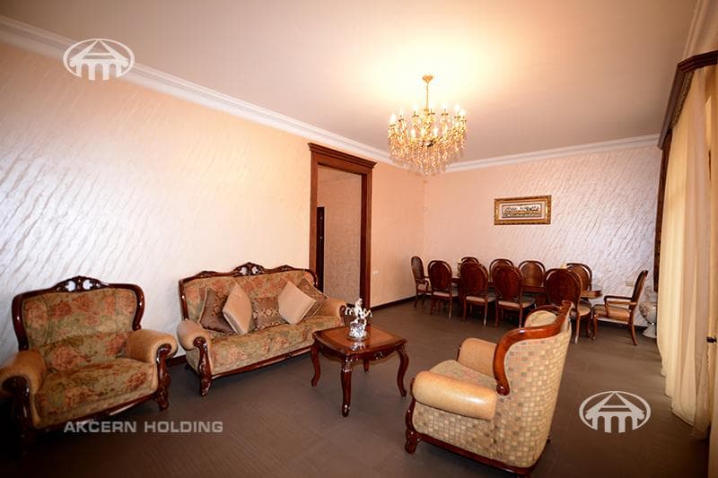 Особняк · 9 комн. · 650 м² · Аджапняк