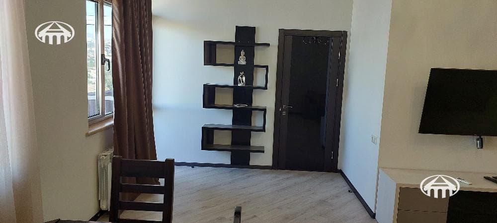 Apartment · 3 rooms · 104 m² · Kentron