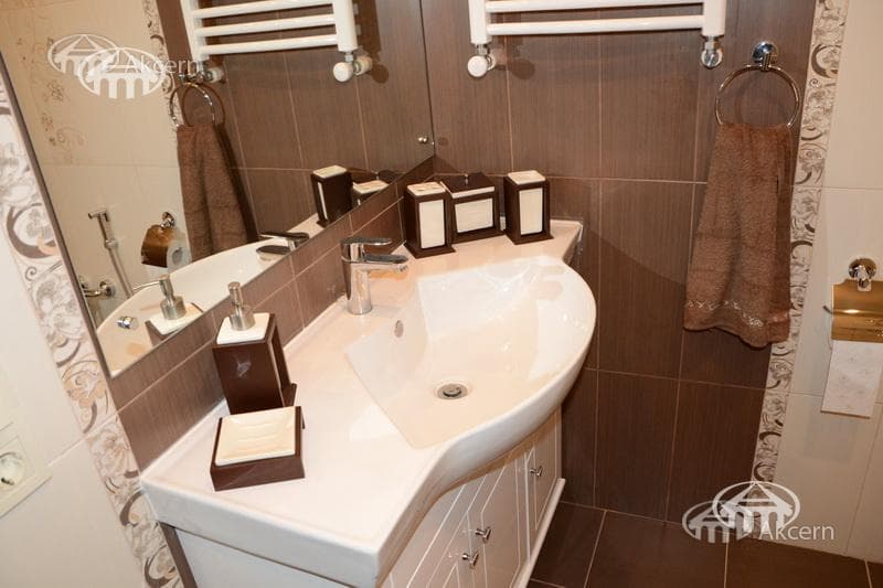 Квартира · 4 комн. · 135 м² · Кентрон