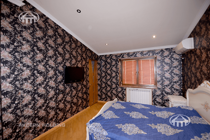 Apartment · 5 rooms · 210 m² · Kentron