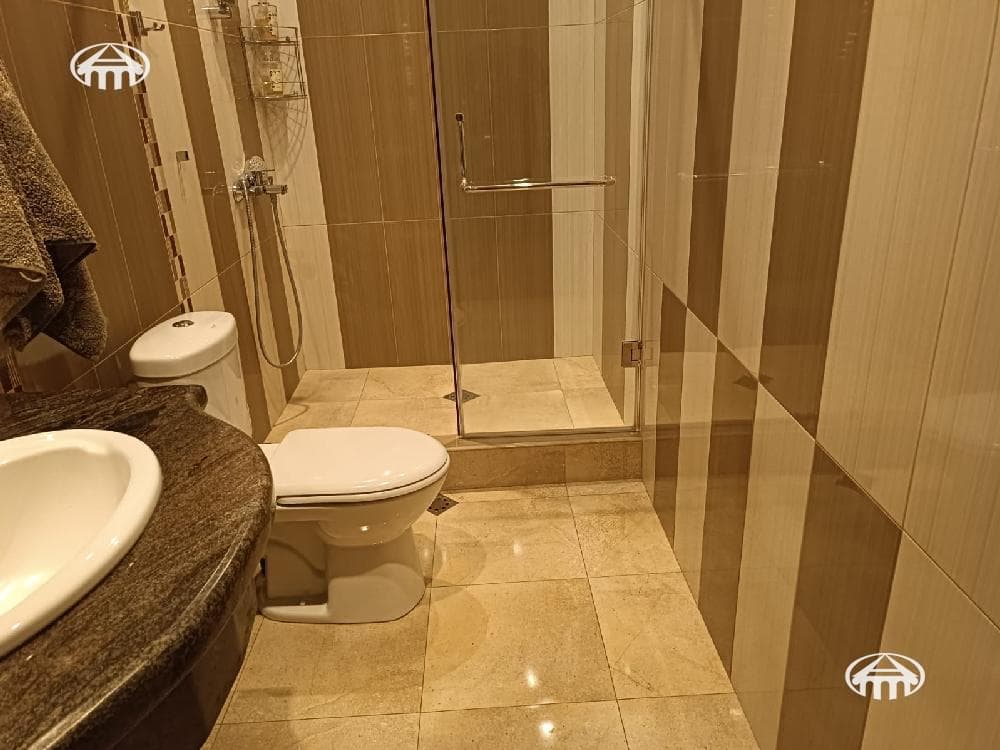 House · 5 rooms · 288 m² · Arabkir