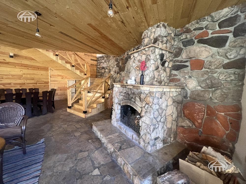 Hotel · 9 rooms · 1,200 m² · Djrvej