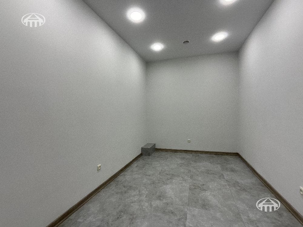 Office · 190 m² · Kentron