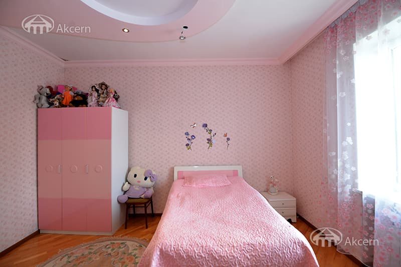 Особняк · 6 комн. · 349 м² · Аджапняк