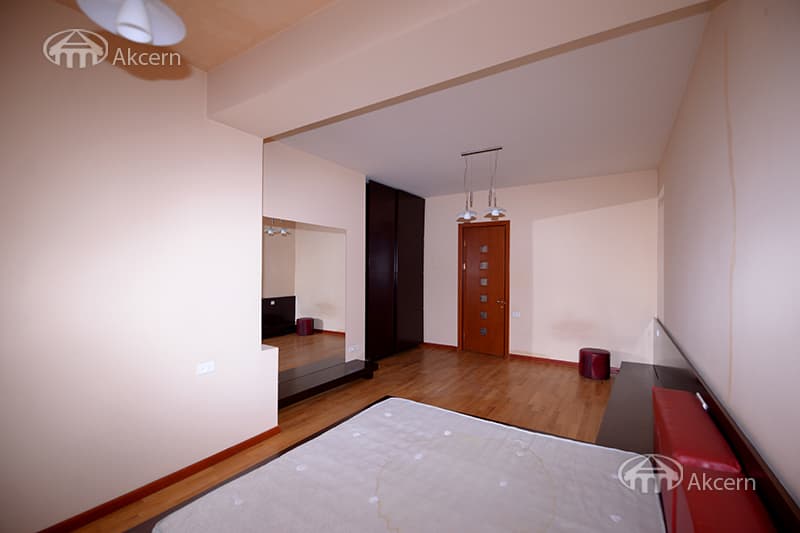 Apartment · 3 rooms · 107 m² · Kentron