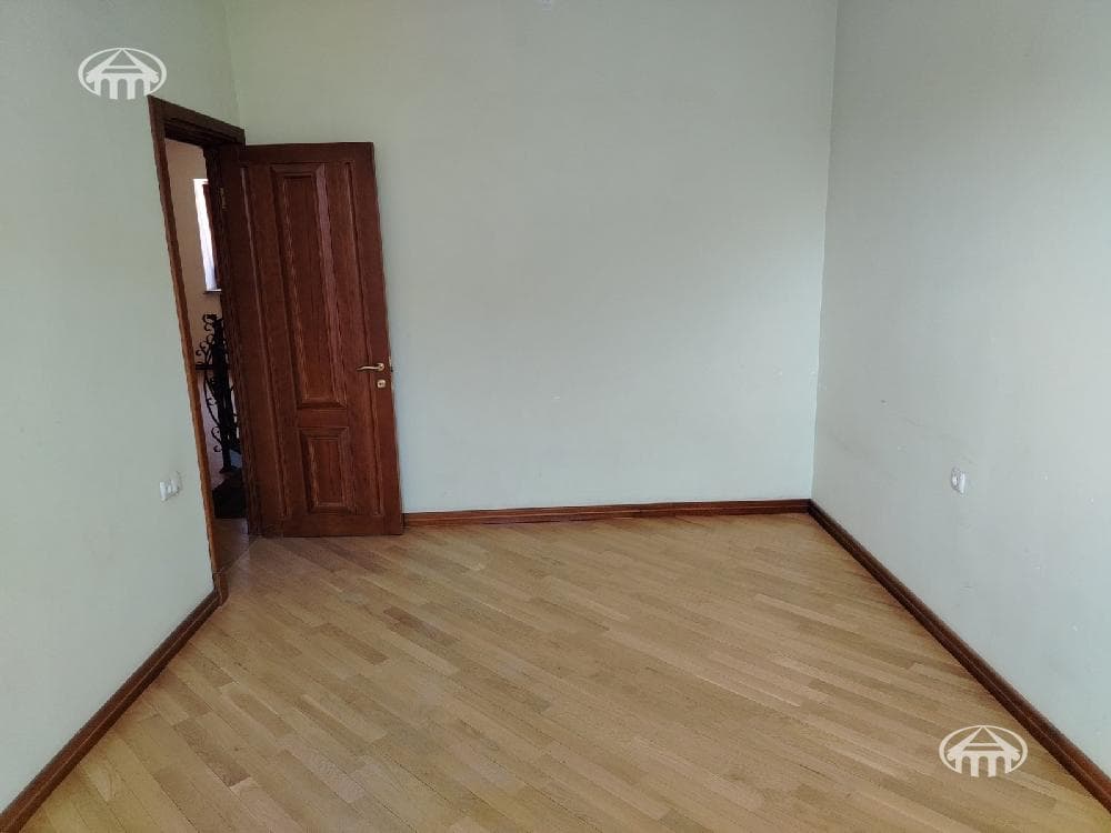 Mansion · 6 rooms · 470 m² · Davtashen — photo 15 / 32