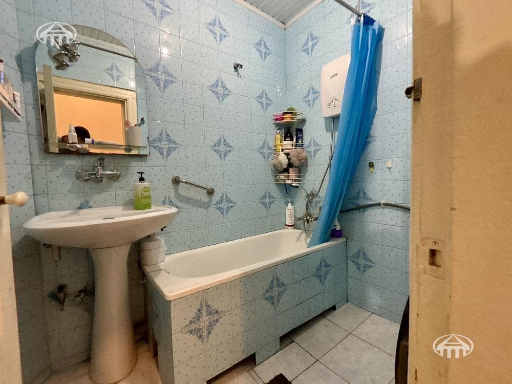 Apartment · 2 rooms · 83 m² · Kentron