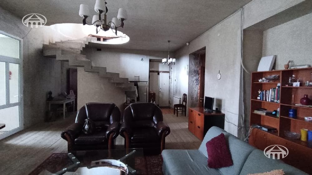 Квартира · 5 комн. · 227 м² · Гюмри