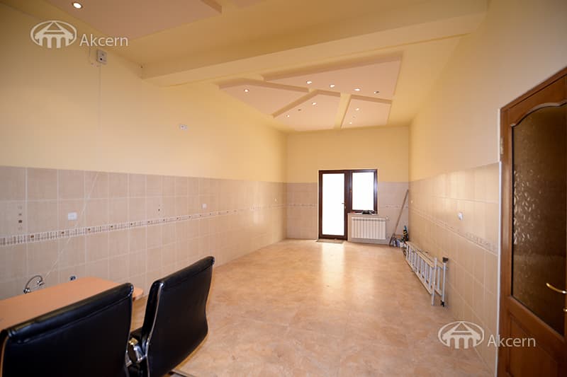 Office · 347 m² · Kentron