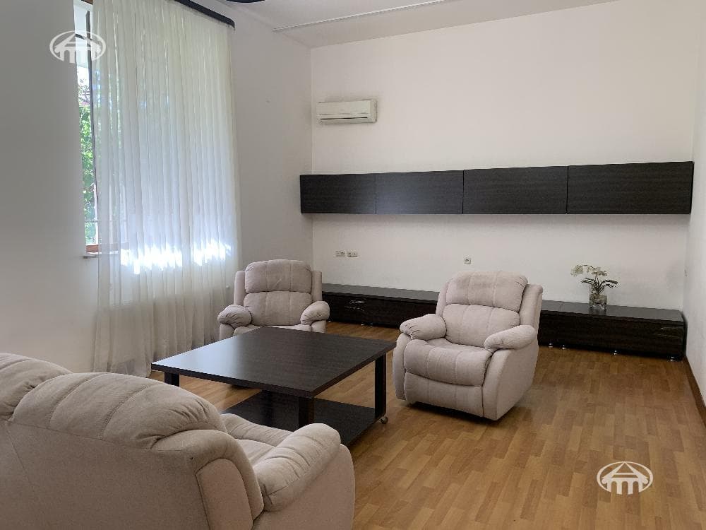 Առանձնատուն · 7 սեն. · 630 մ² · Կենտրոն