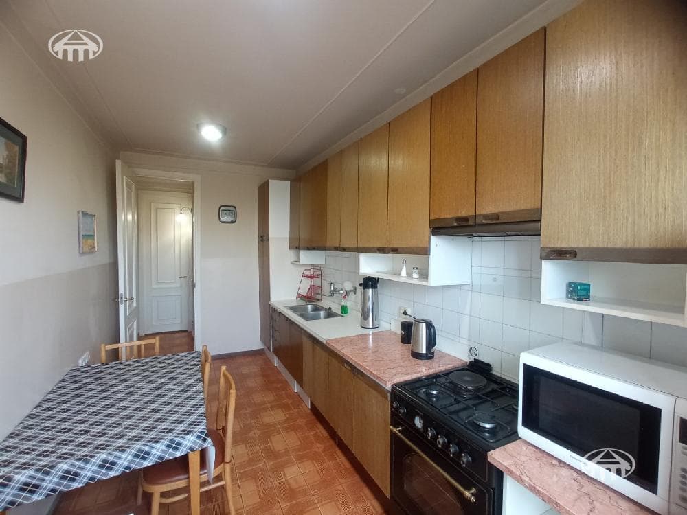 Квартира · 2 комн. · 77 м² · Кентрон