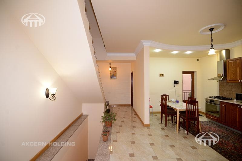 Дом · 5 комн. · 290 м² · Арабкир