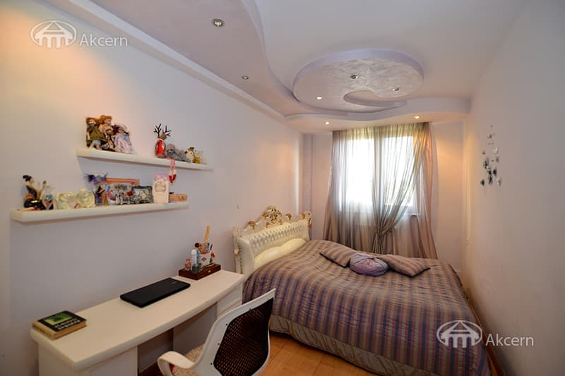 Квартира · 4 комн. · 173 м² · Кентрон