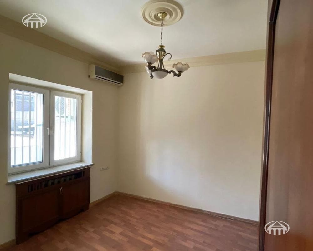 Дом · 6 комн. · 430 м² · Кентрон