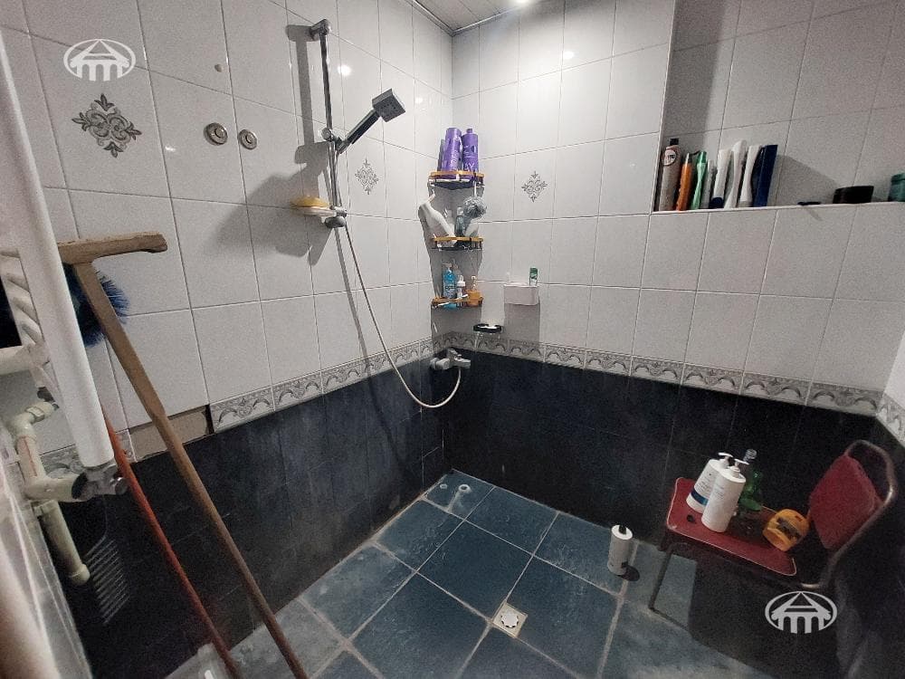 House · 5 rooms · 330 m² · Kentron
