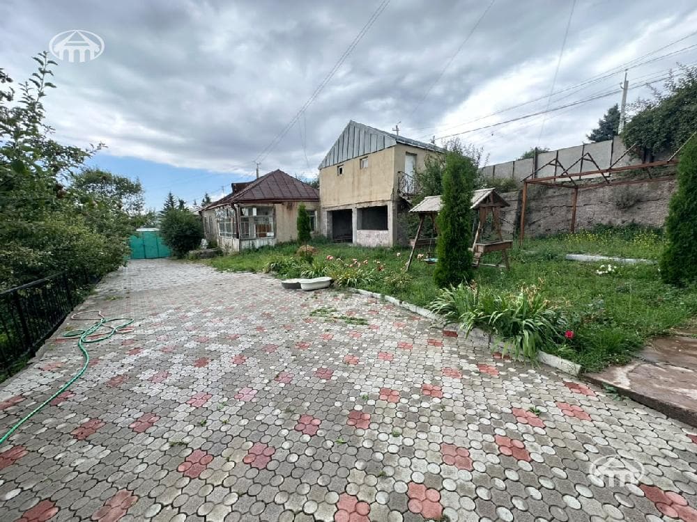 Особняк · 8 комн. · 460 м² · Севан