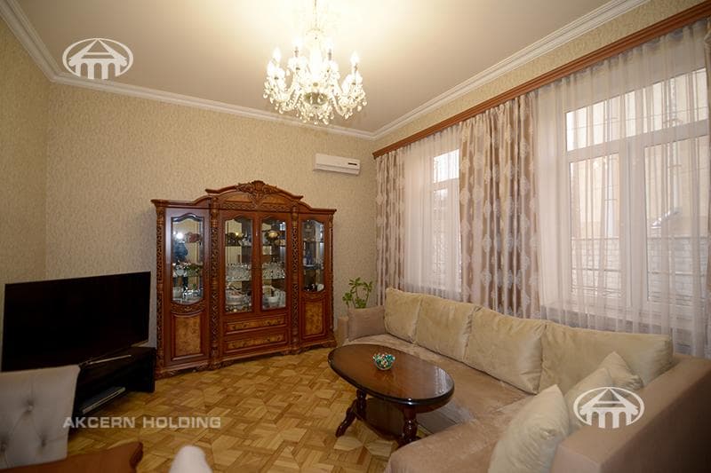 Mansion · 5 rooms · 203 m² · Kentron