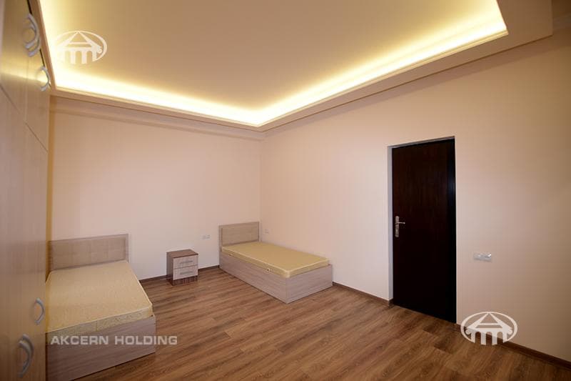 House · 6 rooms · 210 m² · Arabkir