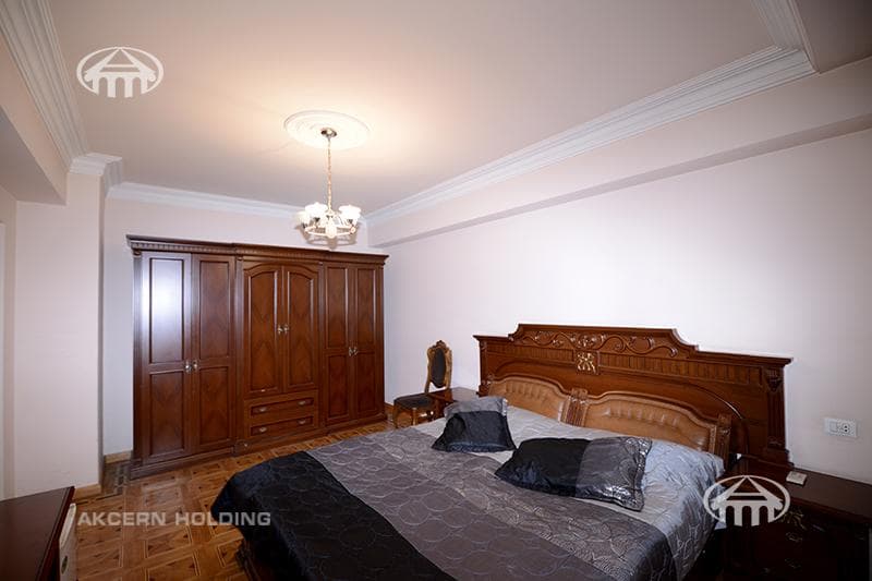 Բնակարան · 5 սեն. · 140 մ² · Կենտրոն