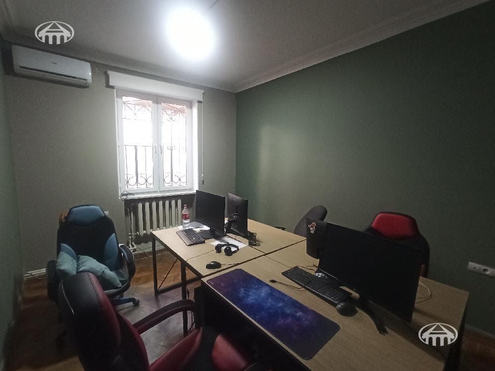 Дом · 8 комн. · 256 м² · Арабкир